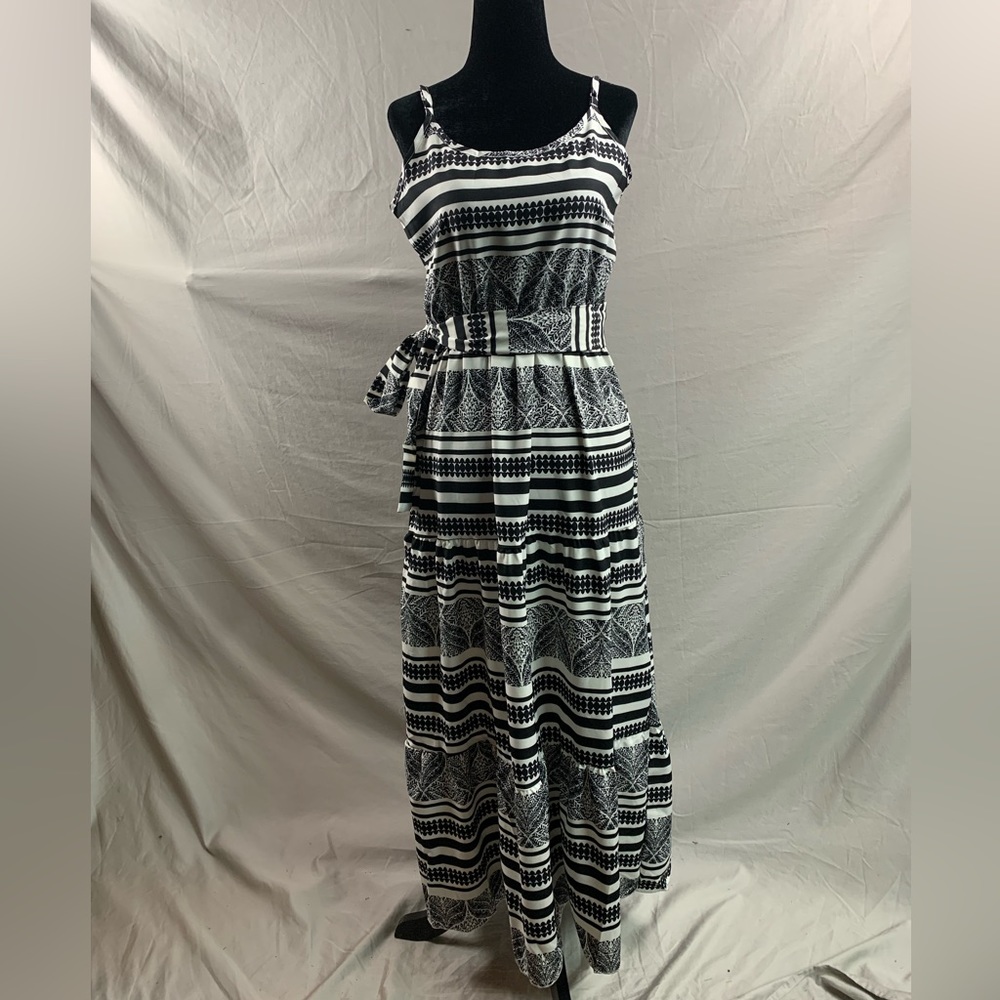 Black/White Boho Belted Knot Front Cami Dress - Picture 6 of 9